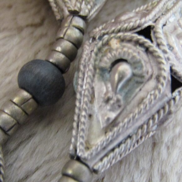 Vintage handcrafted statement necklace - Picture 9 of 9